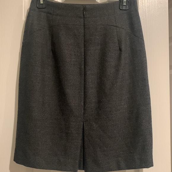Banana republic pencil skirt - Picture 2 of 4